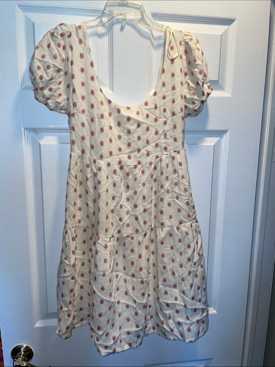 Slim and Sam Dresses & Skirts - Beautiful Sun dress with a tie in back